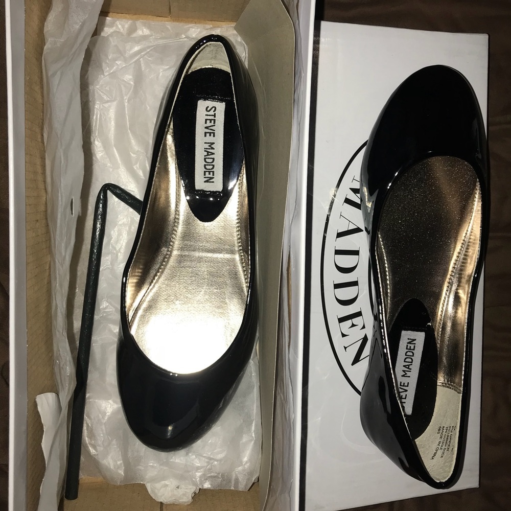 Black Steve Madden flats